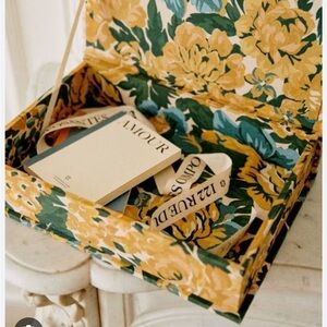 Sezane Storage Box - Décoration - Garden Flower -  Decorative Box - Sold Out
